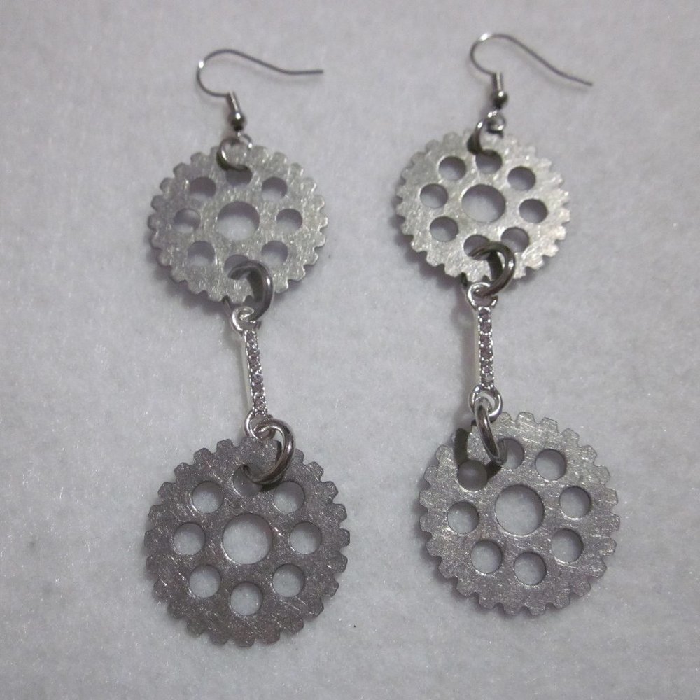 Silver Tone Steampunk Dangle Earrings.